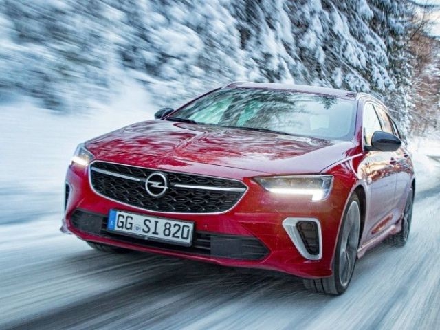 Sicher und sportlich: Neuer Opel Insignia GSi mit Hightech-Allrad