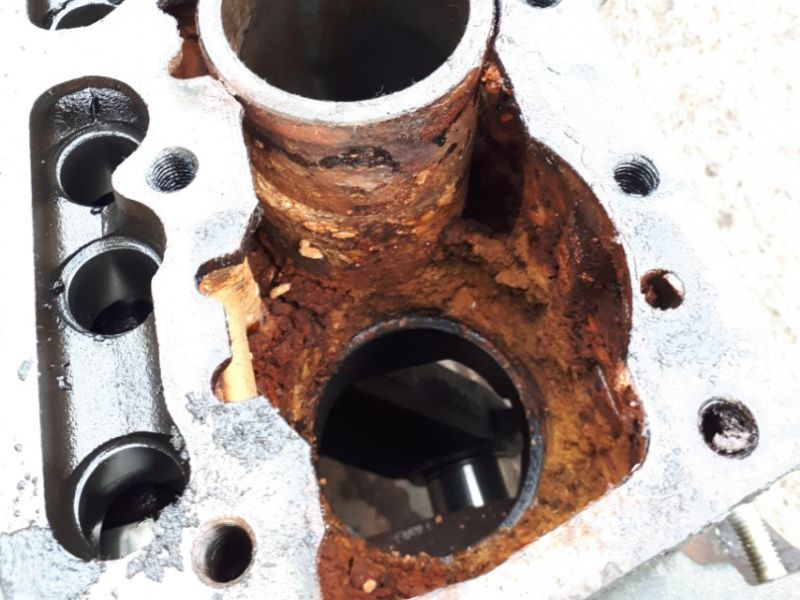 Renault-Motor-Vorher