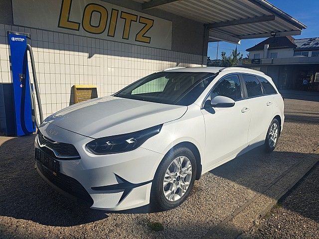 KIA cee'd ceed SW 1,5 TGDI Silber 48V DCT