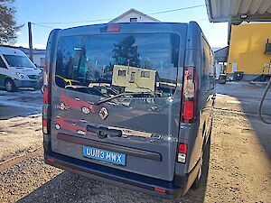 Renault Trafic Passenger Techno Blue dCi 150