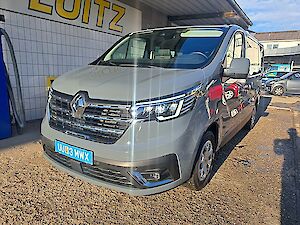 Renault Trafic Passenger Techno Blue dCi 150