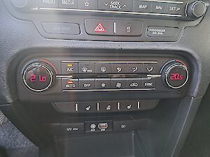 KIA cee'd ceed SW 1,4 TGDI ISG Silber