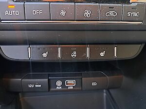 KIA cee'd ceed SW 1,4 TGDI ISG Silber