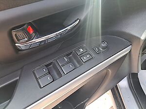 Suzuki SX4 S-Cross 1,4 GL+ DITC Hybrid ALLGRIP flash