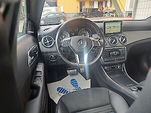 Mercedes-Benz GLA-Klasse GLA 220 CDI 4MATIC Aut. *Vollausstattung*