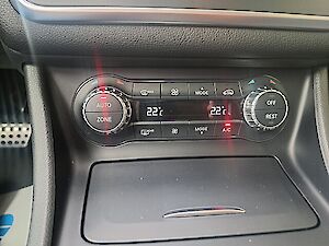 Mercedes-Benz GLA-Klasse GLA 220 CDI 4MATIC Aut. *Vollausstattung*