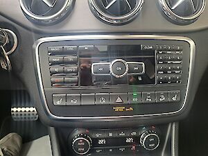 Mercedes-Benz GLA-Klasse GLA 220 CDI 4MATIC Aut. *Vollausstattung*