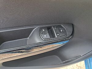 Opel Corsa 1,4 Österreich Edition