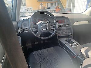 Audi A6 2,4 V6 quattro
